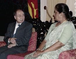 Akashi meets Sri Lanka president to discuss peace process